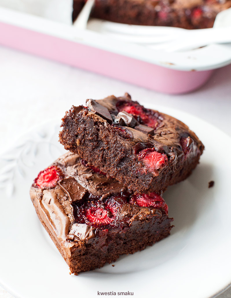 Brownie z truskawkami Kwestia Smaku