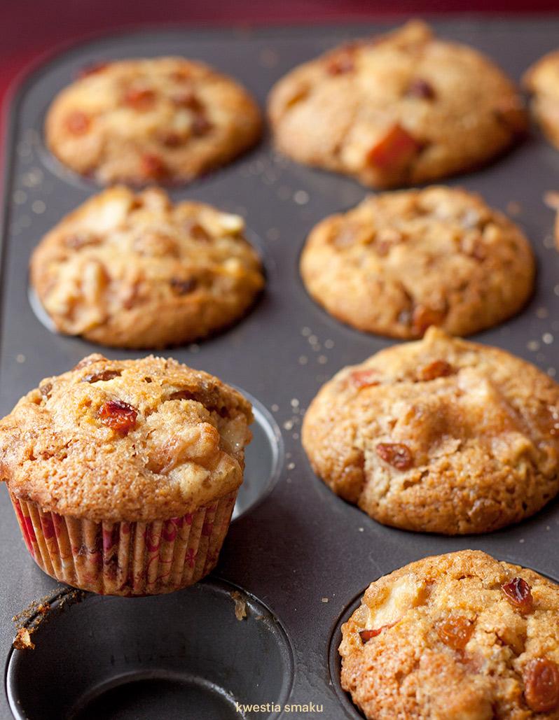 Wegańskie muffiny z jabłkami Kwestia Smaku