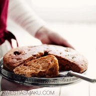 Chlebofocaccia z suszonymi pomidorami i oregano, z pastą z suszonych pomidorów